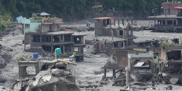 Tra i dispersi in Nepal gli italiani Luca Barachini e la moglie Patrizia Marziale