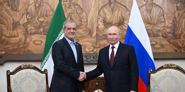 Putin a Pezeshkian, 'ammiriamo vostro coraggio nella lotta per interessi nazionali'