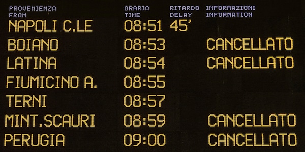 Multa da 1,75 milioni a Rfi per il caos treni a Termini dovuto al 'chiodo'