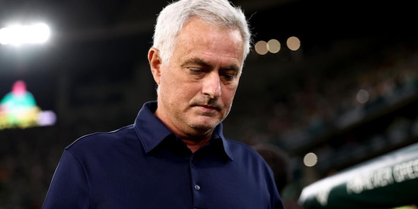 Mourinho: "Non riesco a spiegarmi il ko con il Betis Siviglia". Con l'Inter è in emergenza, centrocampo a pezzi