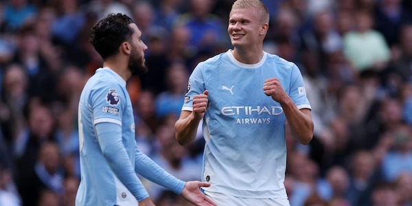 Il Manchester City batte il Coventry e resta in vetta, primo punto per il Tottenham di De Zerbi