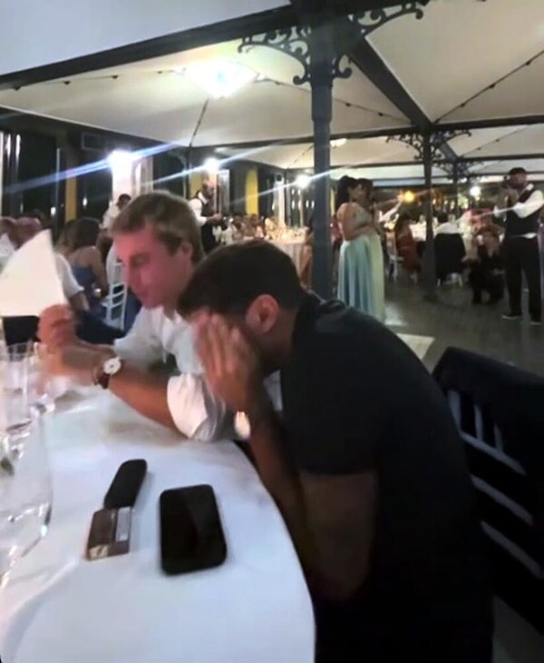 Matrimonio a due passi dall'Olimpico: il boato per il gol di Soulé interrompe la festa e tutti impazziscono