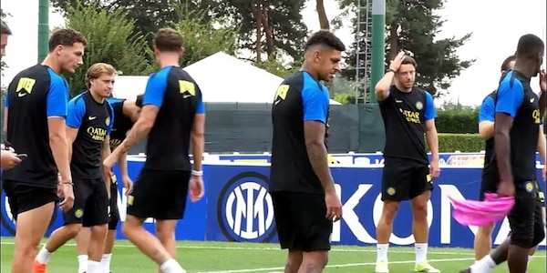 La battuta di Chivu: "Niente mano, come Lobotka"