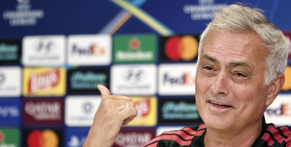 Mourinho scatenato: "Vuoi sapere con chi parlo io?"
