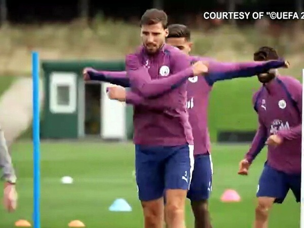 Manchester City, allenamento in musica per Maresca