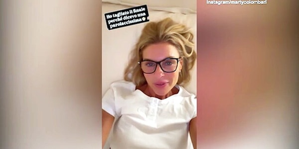 Martina Colombari e Costacurta, scherzi nel letto con "censura"
