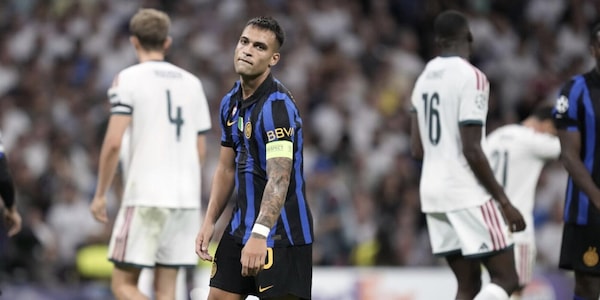 L'Inter si fa male da sola: concede due gol al Real Madrid, poi accorcia con Carlos Alberto ma non basta