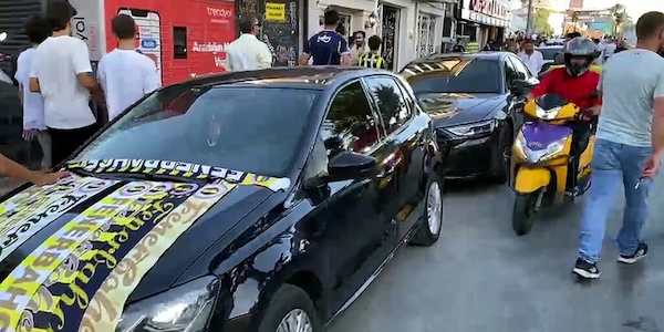 I tifosi del Fenerbahce già carichi per la sfida contro la Roma