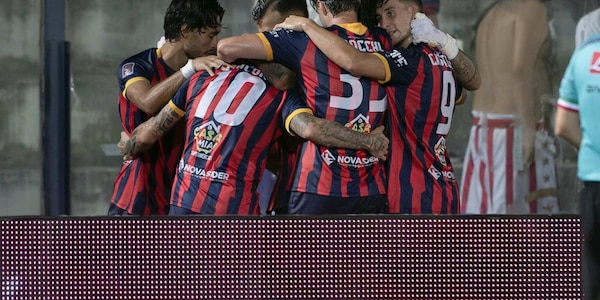 Casertana show contro l'Inter U23. Pareggia il Cosenza, primo punto anche per il Crotone