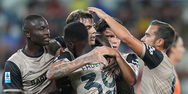 A Sarri non basta Scamacca, Atalanta ancora ko: Mendy e Maldini fanno sognare il Cagliari