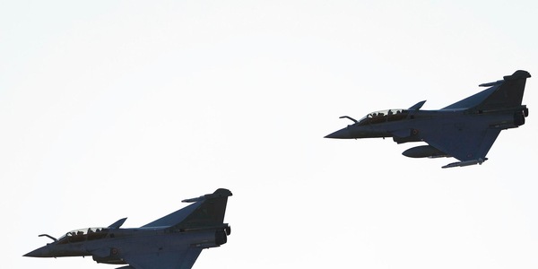 Lituania chiude lo scalo di Vilnius per possibili droni, Nato mobilita i caccia