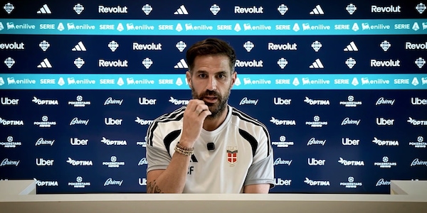 Fabregas: "Tutti sul carro ora? Io rimango tranquillo"
