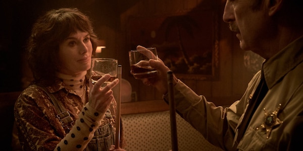 Normal: clip in esclusiva dal film con Bob Odenkirk