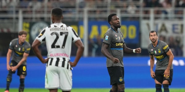 L’Inter ne prende due e poi si scatena: cinquina all’Udinese, Chivu in testa con la Roma LIVE