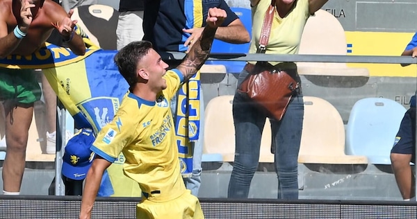 Frosinone-Como, Alvini può fermare la corsa di Fabregas? Ecco cosa dicono le quote