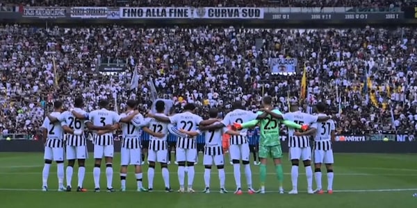 Minuto di silenzio per Mazzola, la curva della Juve si gira di spalle e non rispetta il ricordo