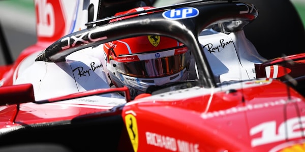 Pole per Russell a Baku, poi Leclerc! Hamilton solo 6°. Antonelli sbaglia e partirà 16°