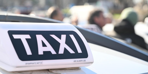 Caro-carburanti, sindacati taxi pronti a sciopero, governo ci risponda