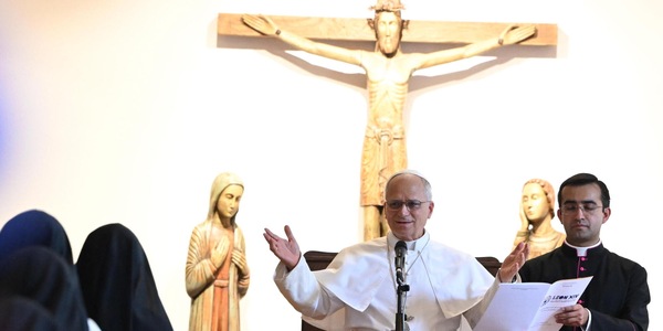 Il Papa alle vittime di abusi, 'il mio impegno perché non si ripeta'