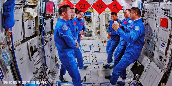 Un astronauta straniero per la prima volta sulla stazione spaziale cinese Tiangong