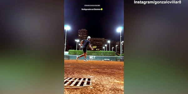 Roma, l'ex Villar si diverte a tennis