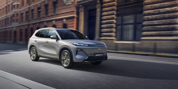 SUV plug-in 2026: quanto consumano davvero quando la batteria è scarica