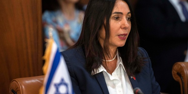 'Ministra trasporti Israele chiede sospensione voli FlyDubai durante indagini