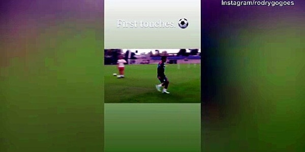 Rodrygo, primi sorrisi: eccolo con il pallone tra i piedi
