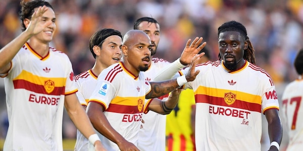 Il New York Times elogia la seconda maglia della Roma: "Datele lo scudetto"