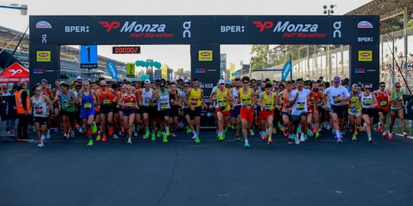 Festa per 10mila runner alla Monza Half Marathon, l'Autodromo Nazionale va di corsa