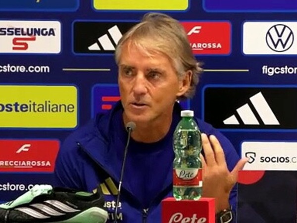 Mancini: "Cambierò qualcosa. Ho un debole per Barella"
