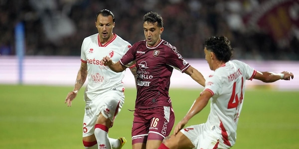 La Salernitana vince in rimonta con il Bari: decisivi Lescano e Djamanca