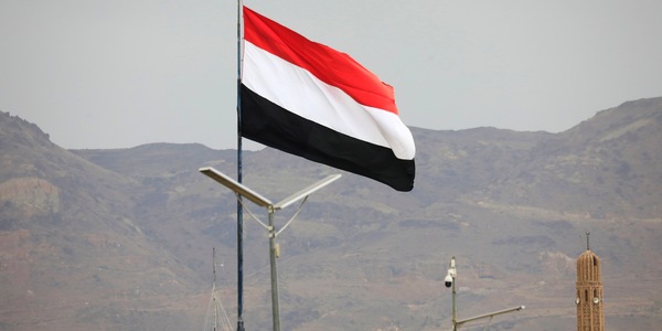 Media, forze governative yemenite attaccano gli Houthi vicino a Bab el Mandeb