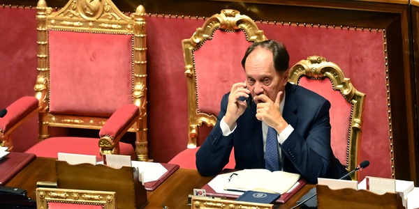 Il governo pone la fiducia sugli articoli 1-2-3 della legge elettorale