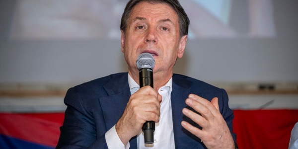 Conte, governo inerte, la casa è un'emergenza anche in Italia