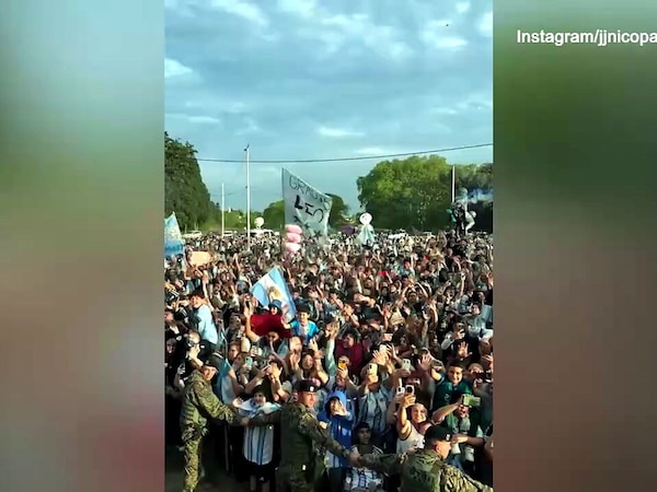 Nico Paz: per Messi gol e bagno di folla