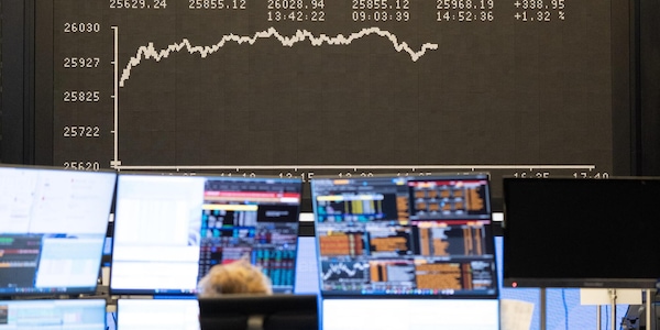 Borsa: l'Europa affonda coi bond, Milano -2,4% con le banche