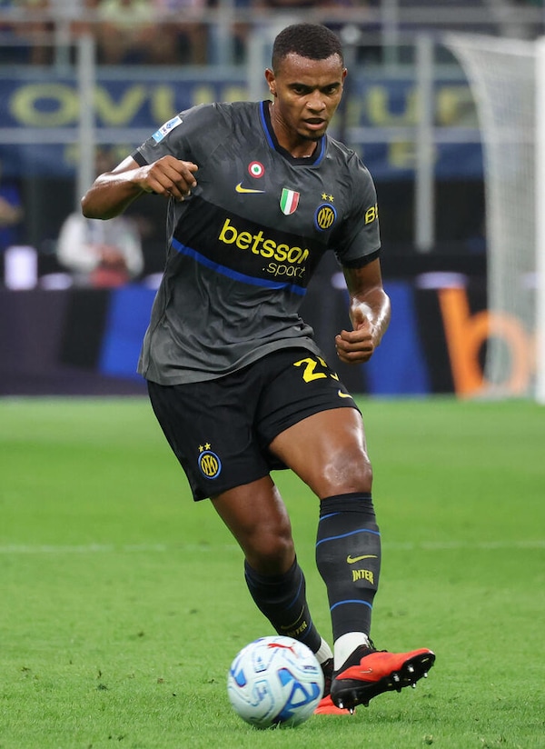 Serie A: Akanji 'non firmo per scudetto e Coppa Italia, voglio vincere tutto'