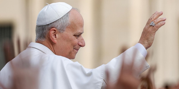 Il Papa, 'dal sesso alle fragilità, rispondere alle domande delle famiglie'