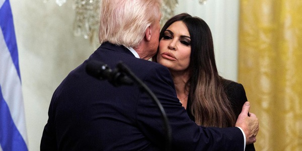 Wsj, 'l'ambasciatrice in Grecia chiese 100mila dollari a un donatore Maga'