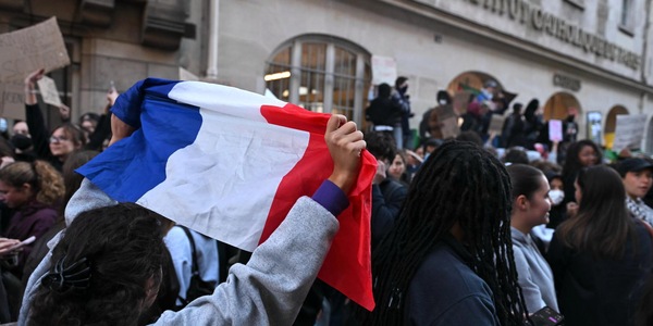 L'Unicef richiama la Francia, 'basta violenze proteggere, i minorenni'