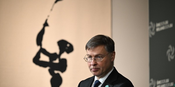 Dombrovskis, 'non possiamo continuare a introdurre nuove forme di flessibilità'