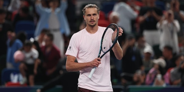 Zverev soffre ma supera Bublik in tre set: è ai quarti a Shanghai