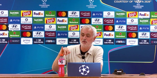 Mourinho avvisa il giornalista: "Occhio ai tassisti, molti sono laziali"