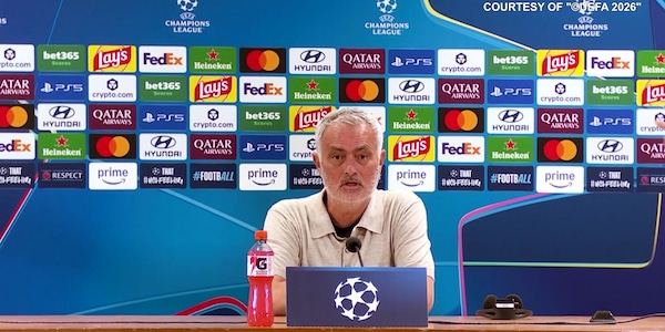 Mourinho: "L'arbitro del Villarreal? Basta vedere il primo minuto"