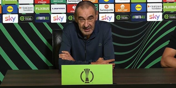 Sarri: "Calcio? La penso come le curve"