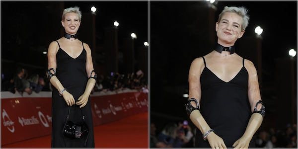 Bebe Vio in total black sul red carpet al Festival del Cinema di Roma