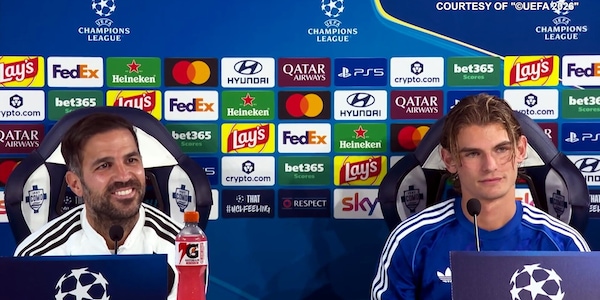 Fabregas scherza: "Douvikas gioca, ma il portiere non te lo dico"