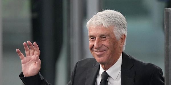 Gasperini sorride e in diretta scherza con Allegri: "Max arrivo arrivo". La risposta è tutta da ridere