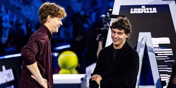 Sinner, l’emozionante messaggio per l’amico Kimi Antonelli: “Complimenti, fortissimo!”